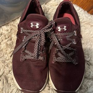 Under armor tennis shoes